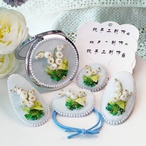 Hand Embroidered Compact Mirror - Floral Design, Handmade Embroidery Mirror,